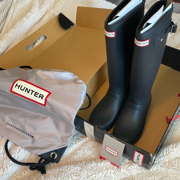 Hunter - Tall Rain Boots - Black - size 8 - Picture 4 of 4
